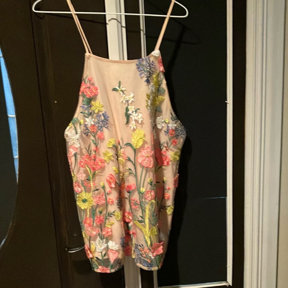 New York & Company Cream Sleeveless Top